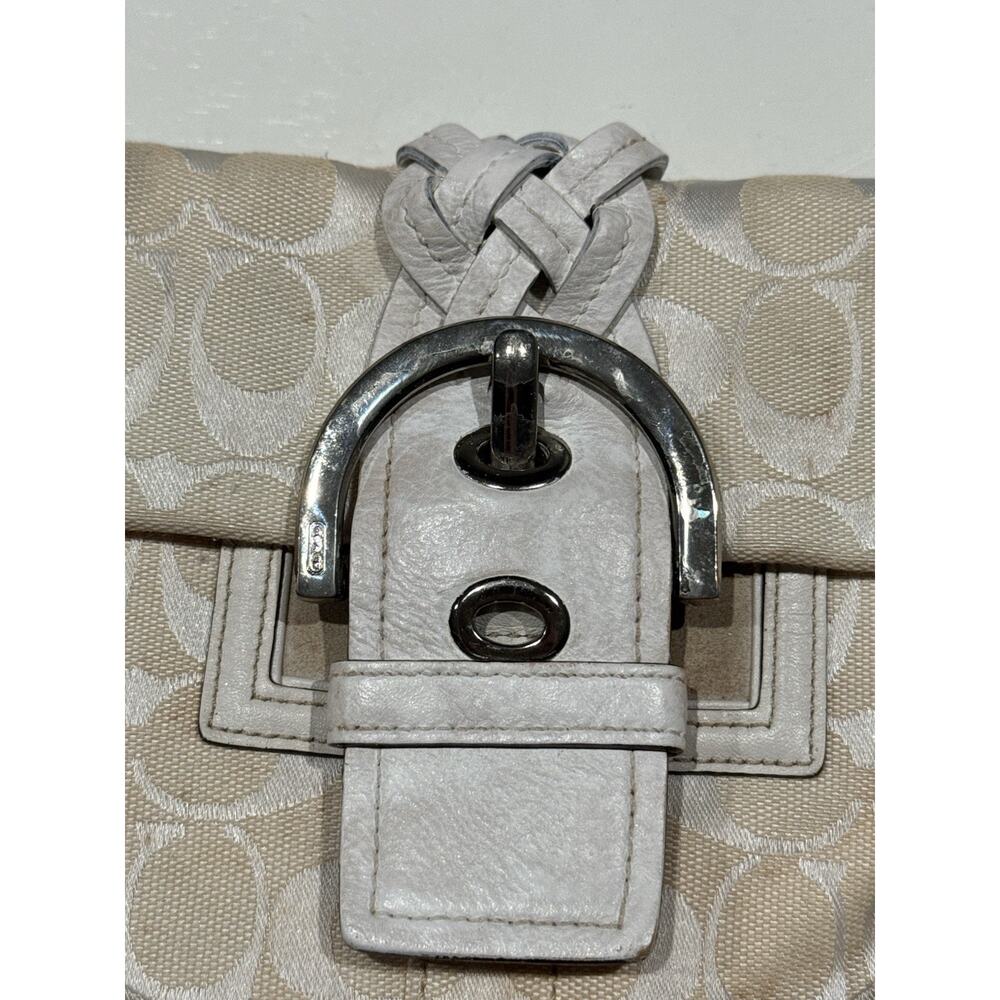 Coach Shoulder Bag White Soho Pre Owned Condition - Picture 2 of 10